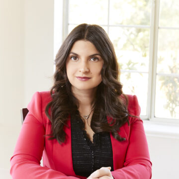 Dr. Roxana Daneshjou의 초상화